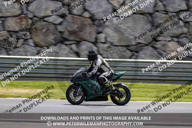 cadwell no limits trackday;cadwell park;cadwell park photographs;cadwell trackday photographs;enduro digital images;event digital images;eventdigitalimages;navarra;no limits trackdays;peter wileman photography;racing digital images;trackday digital images;trackday photos